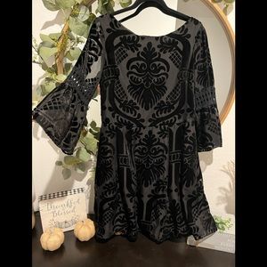 Eliza j black velvet dress sz 12 fits like med/large